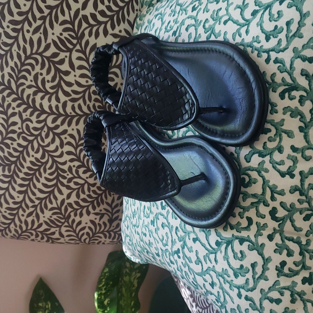 AEROSOLES Chester slingback sandals. 8.5 Black
